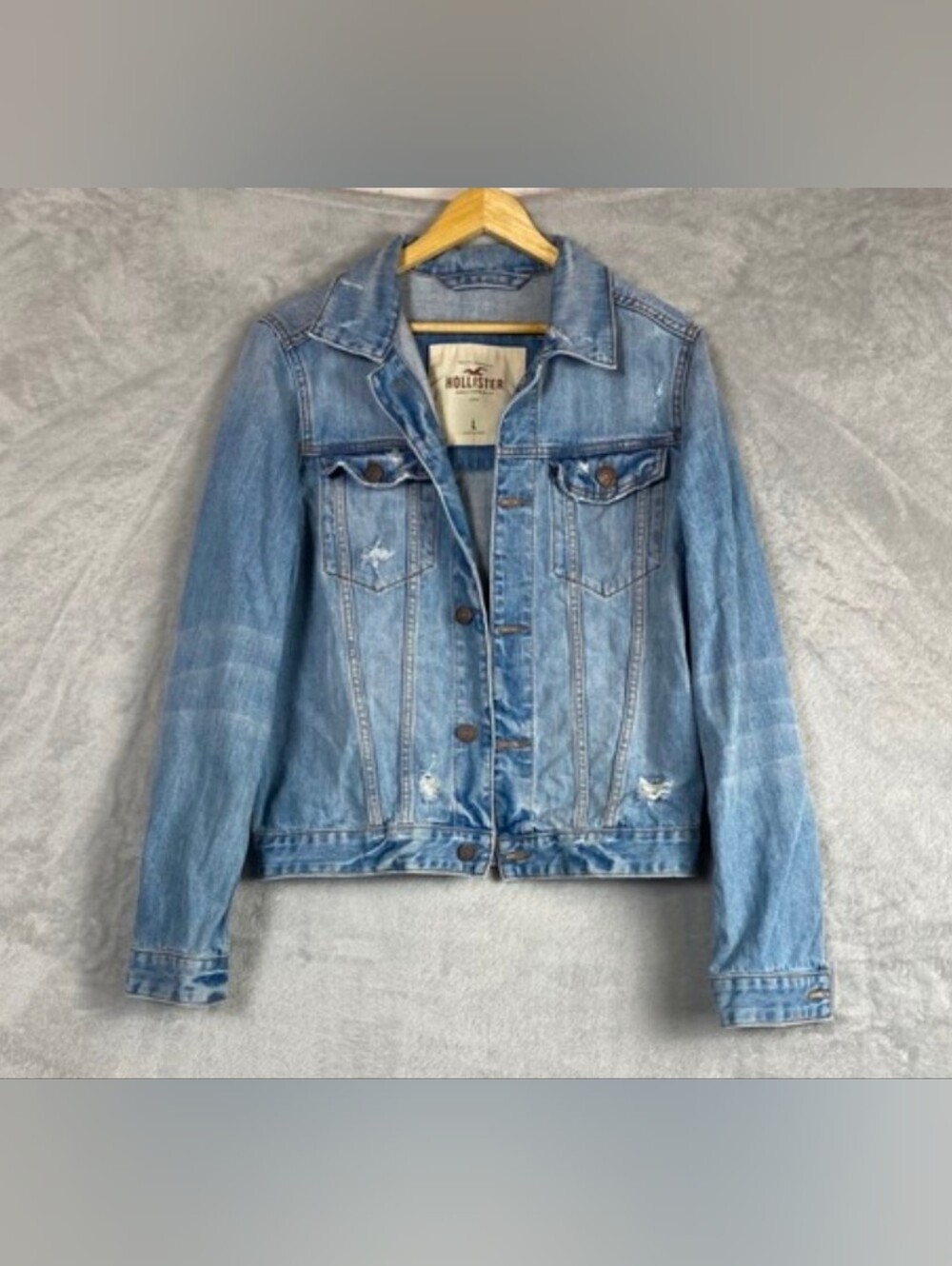 Hollister Distressed Denim Trucker Jacket Light‎ Wash Blue Size L Oversized
